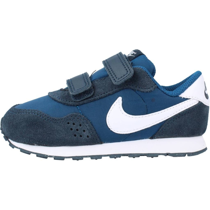 SNEAKERS NIKE MD VALIANT