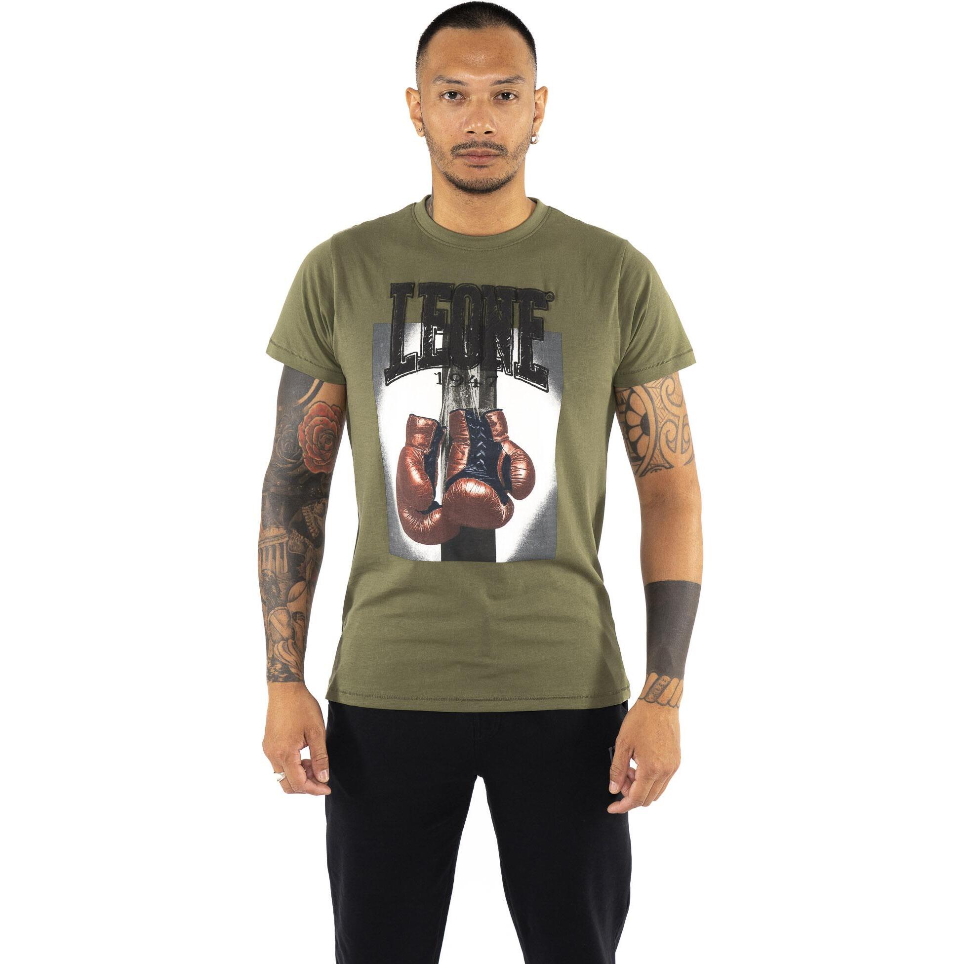 Camiseta de hombre de manga corta con estampado de guantes 'Celebated'