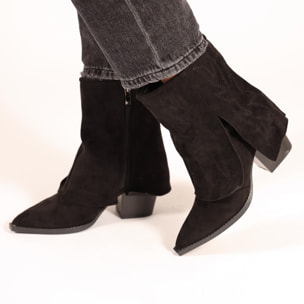 Stivaletti texani in simil pelle scamosciata con risvolto e ricamo