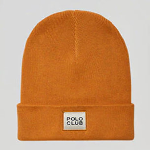 Gorro color cúrcuma de lana unisex con detalle Polo Club