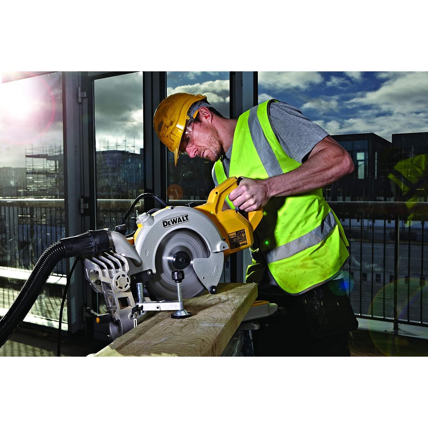 Scie à onglets radiale 1850 W - Ø 250 mm - DEWALT - DWS778-QS