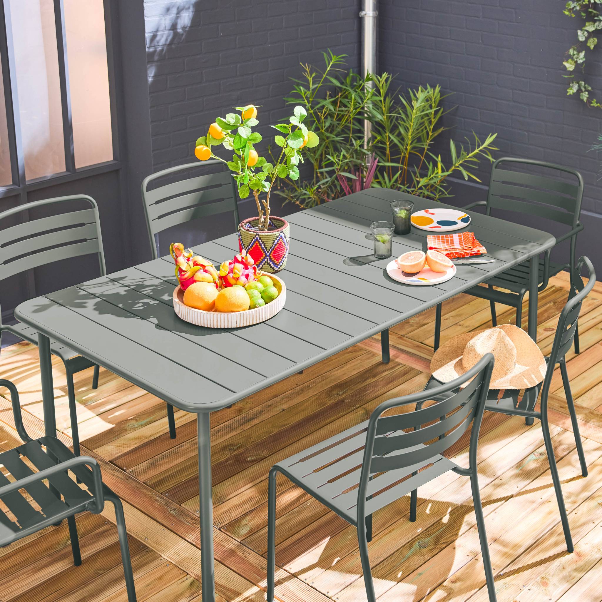 Table de jardin métal + 6 assises kaki. acier traitement anti rouille