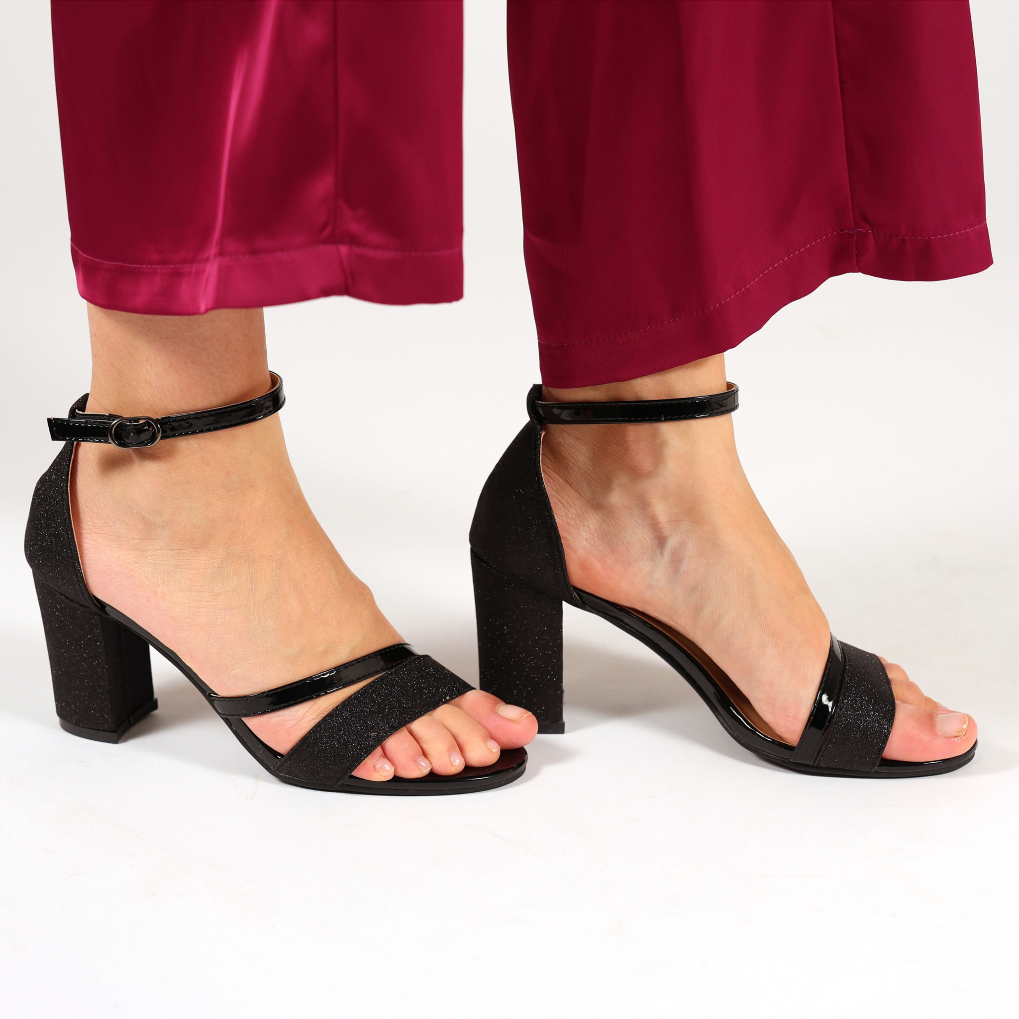 Sandali con tacco quadrato brillantinati