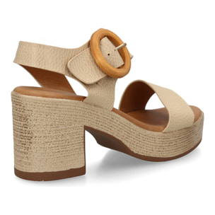 Sandalia de tacon para mujer diseño moderno elegante y comodo con tiras cruzadas en el talon.