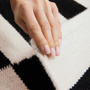 Tapis kilim, motif géométrique, tissé main, duel chic authentique