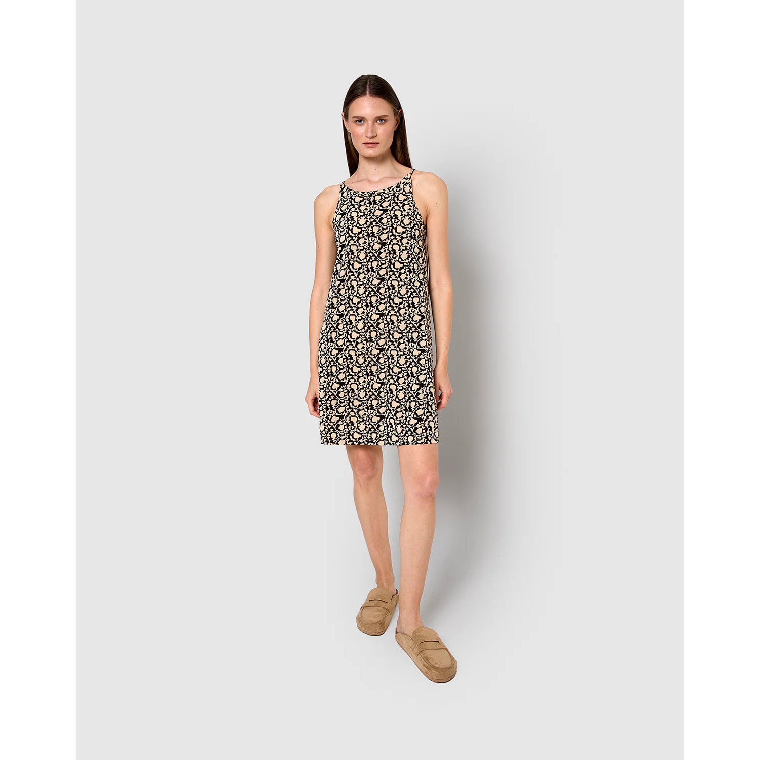 Camisón corto tirantes crepe telma negro