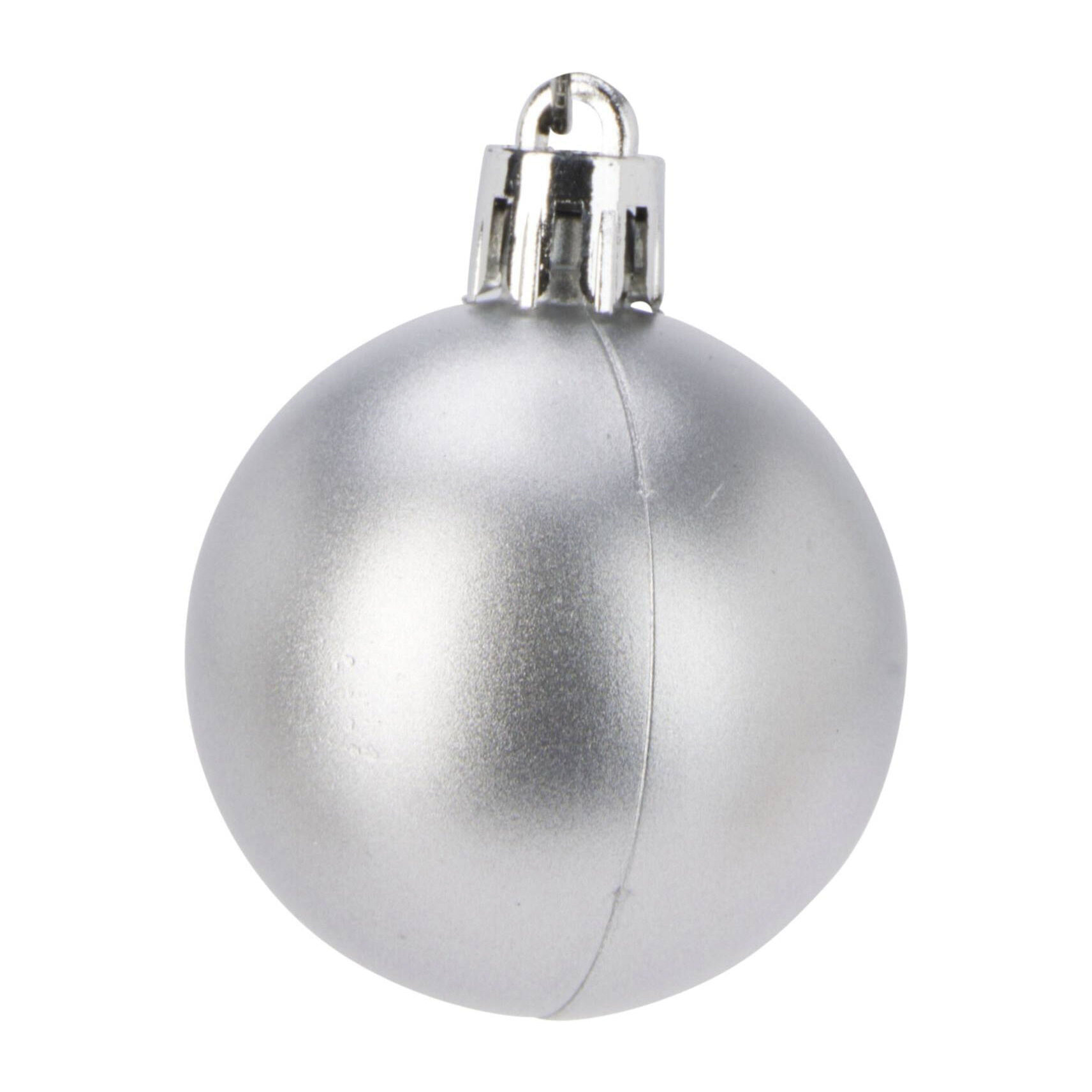 Conjunto de 60 bolas de navidad en color plata en varios diseños y acabados
