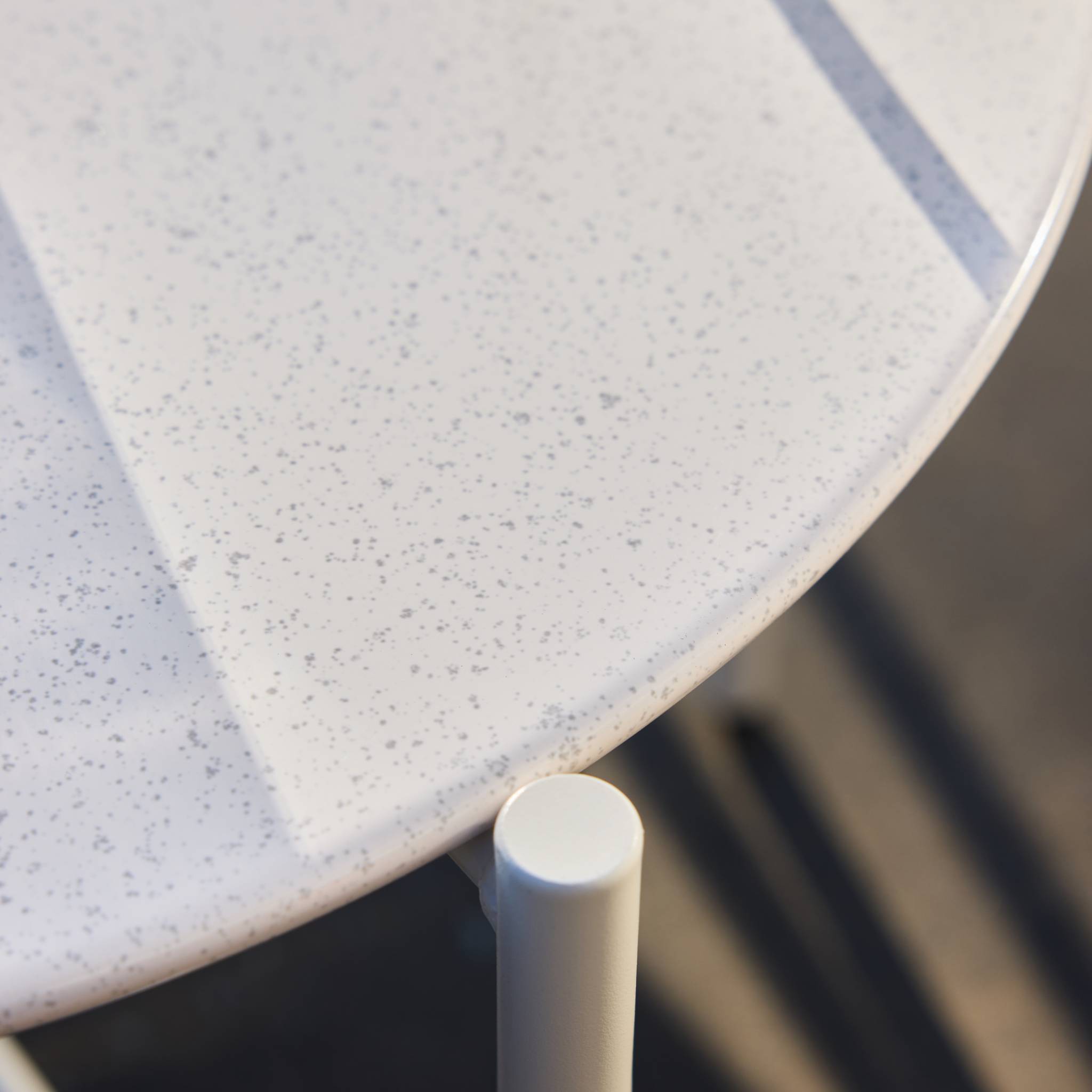 Set de 2 fauteuils relax avec table ronde en acier SALINA