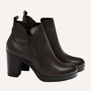 Stivaletto in vera pelle con tacco e fascia elastica