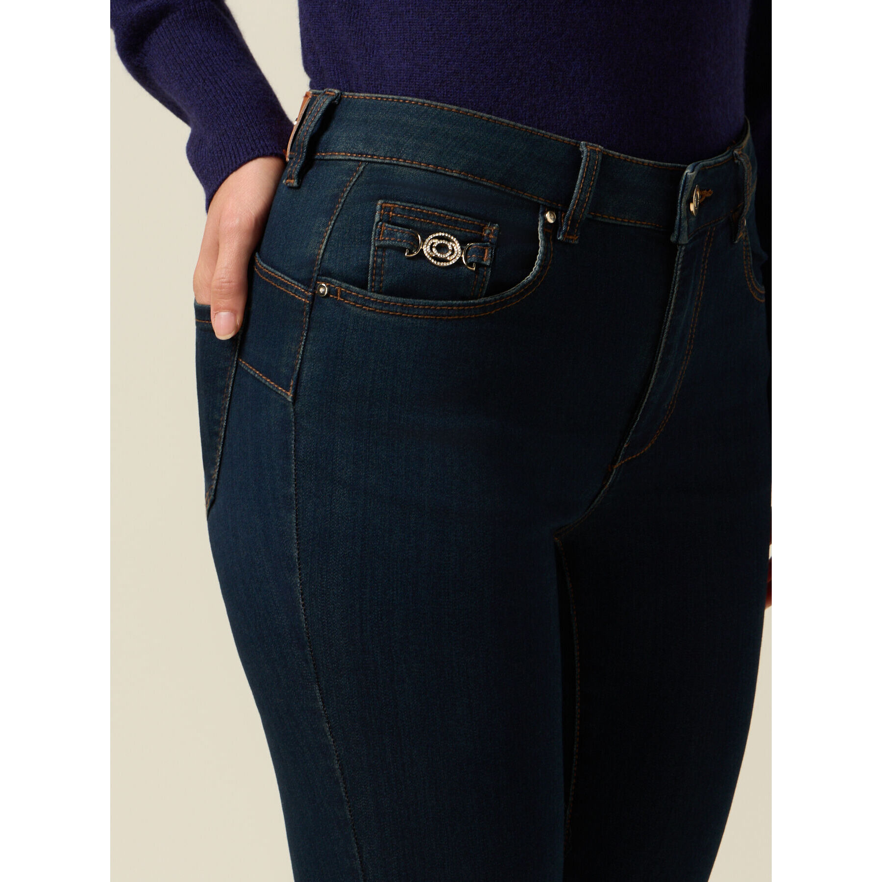 Oltre - Jeans skinny in denim con dettaglio fibbia - Blu