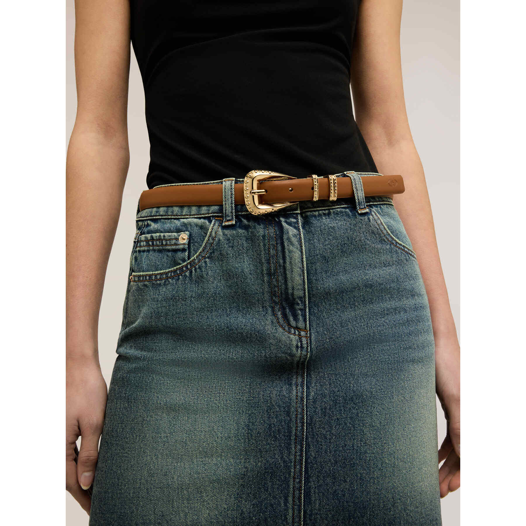 Motivi - Cintura con fibbia e micro borchie - Marrone