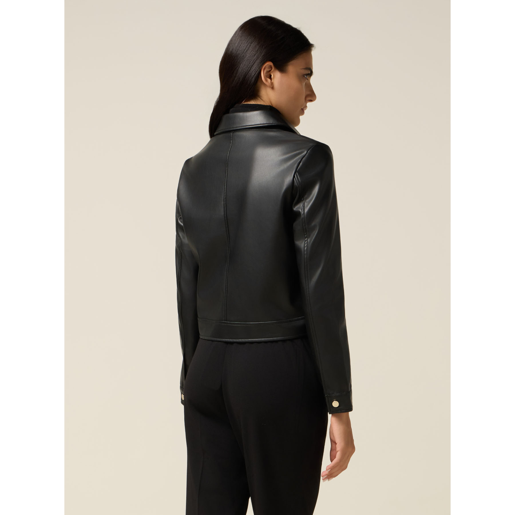 Oltre - Chaqueta corta con cremallera y botones - Negro