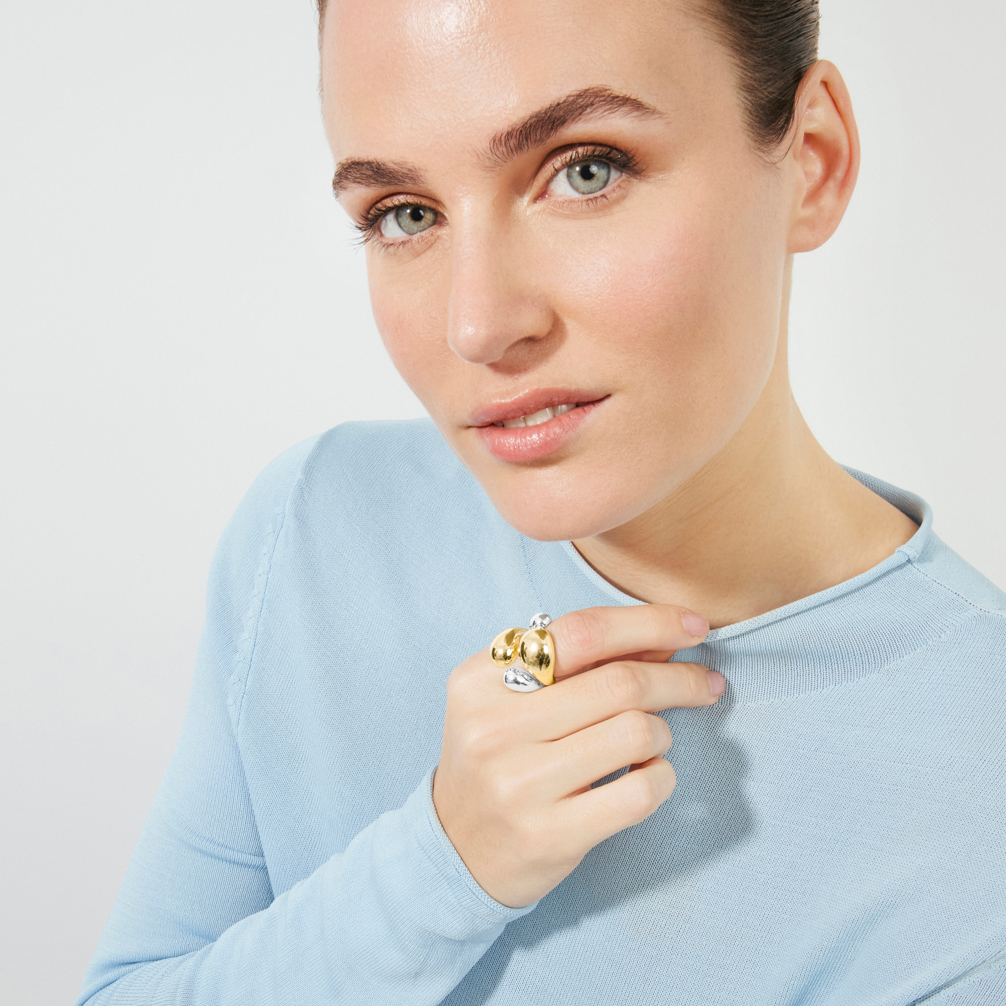 Anillo Towio acabado plata y oro amarillo 18k