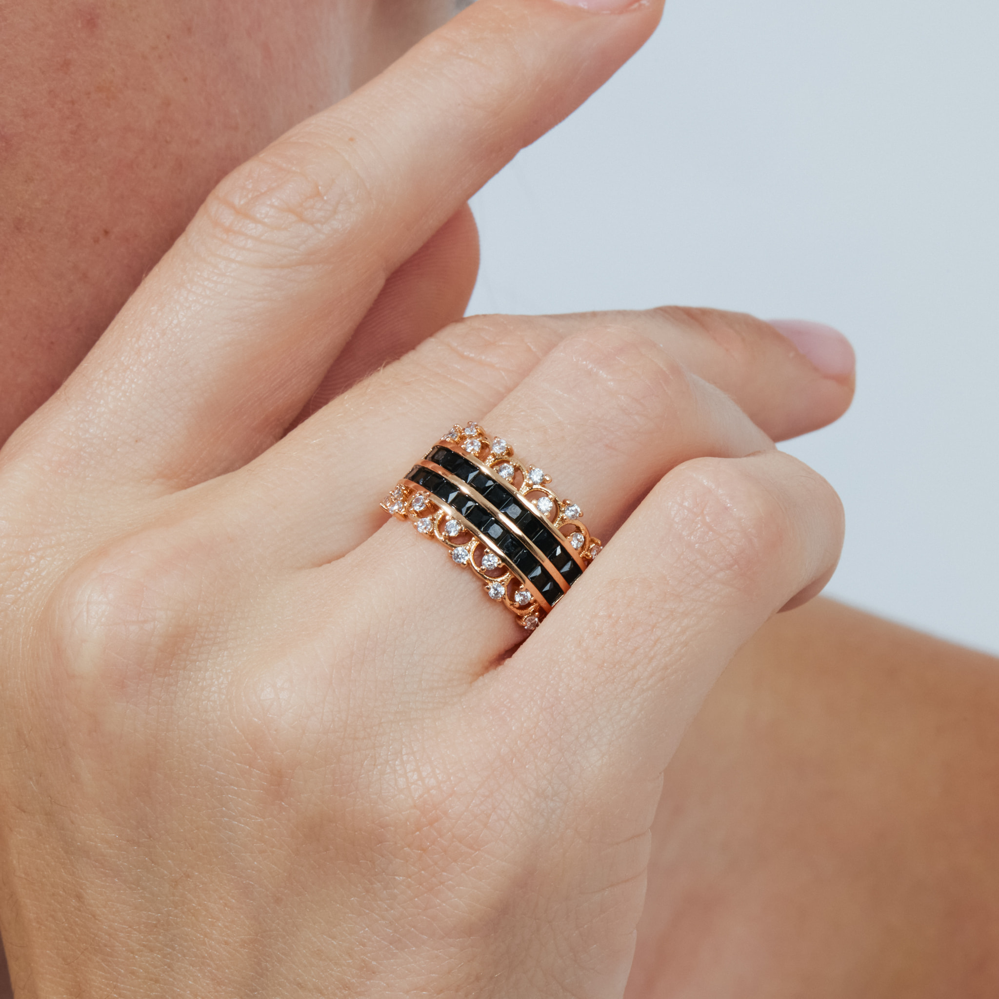 Anillo Phiak acabado oro rosa 18k