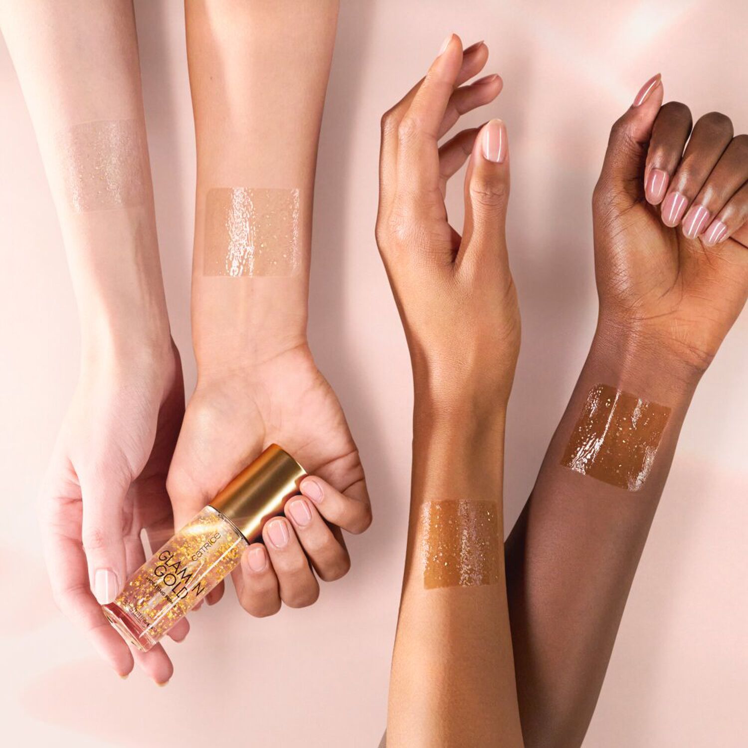 Glam In Gold Hydrating Primer - Base de Teint Hydratante Flocons d'Or