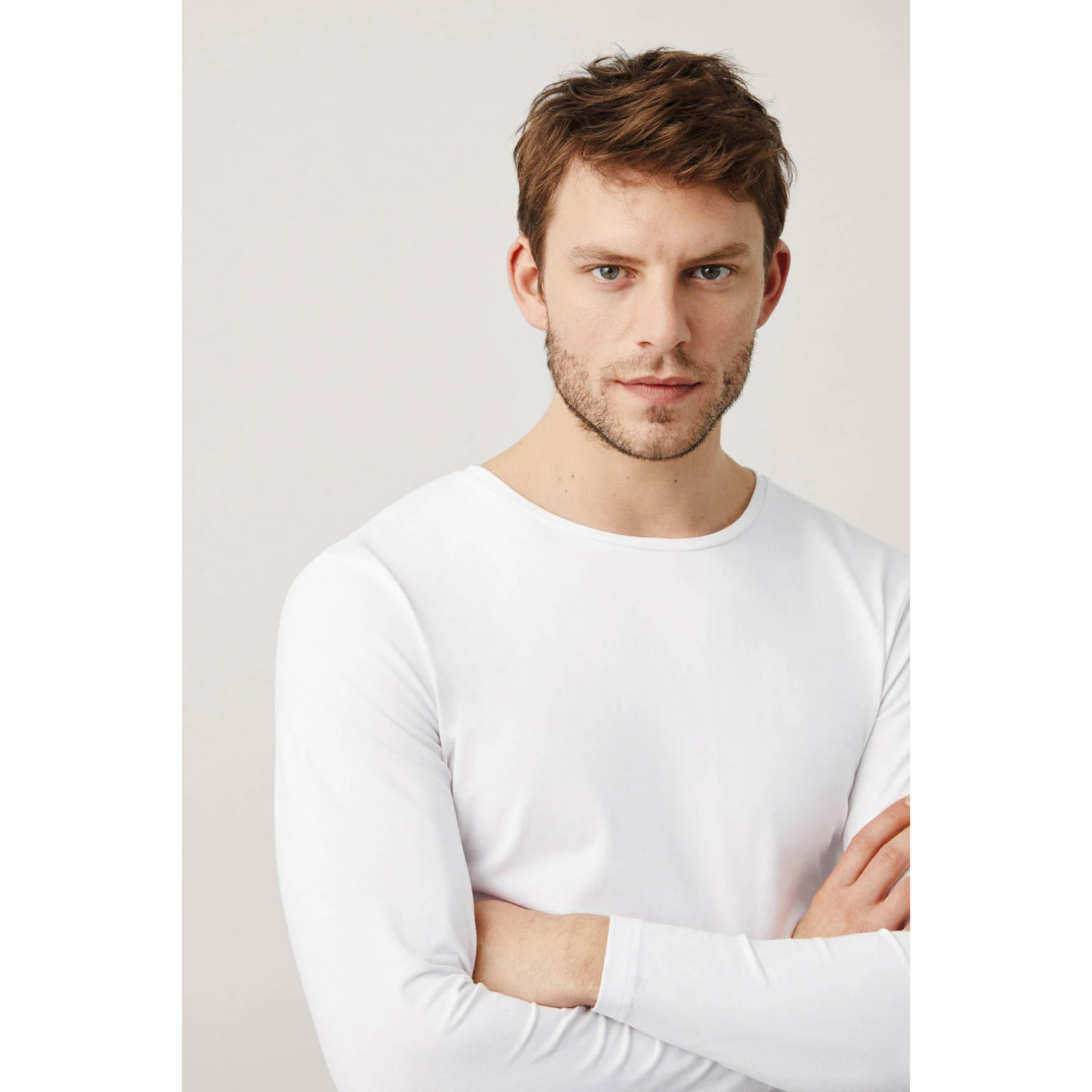 Maglietta bianca a maniche lunghe in cotone