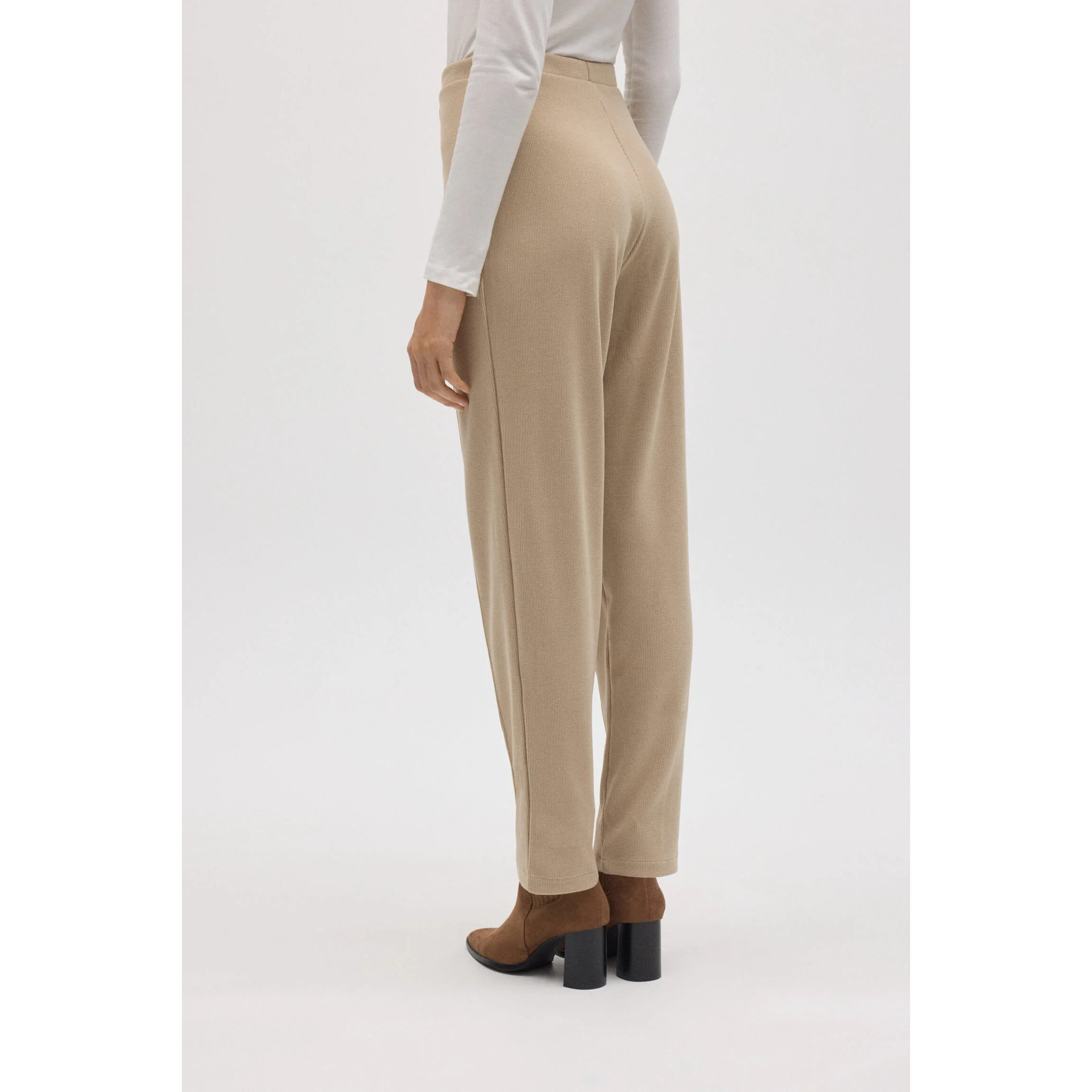 Pantaloni effetto velluto a coste beige