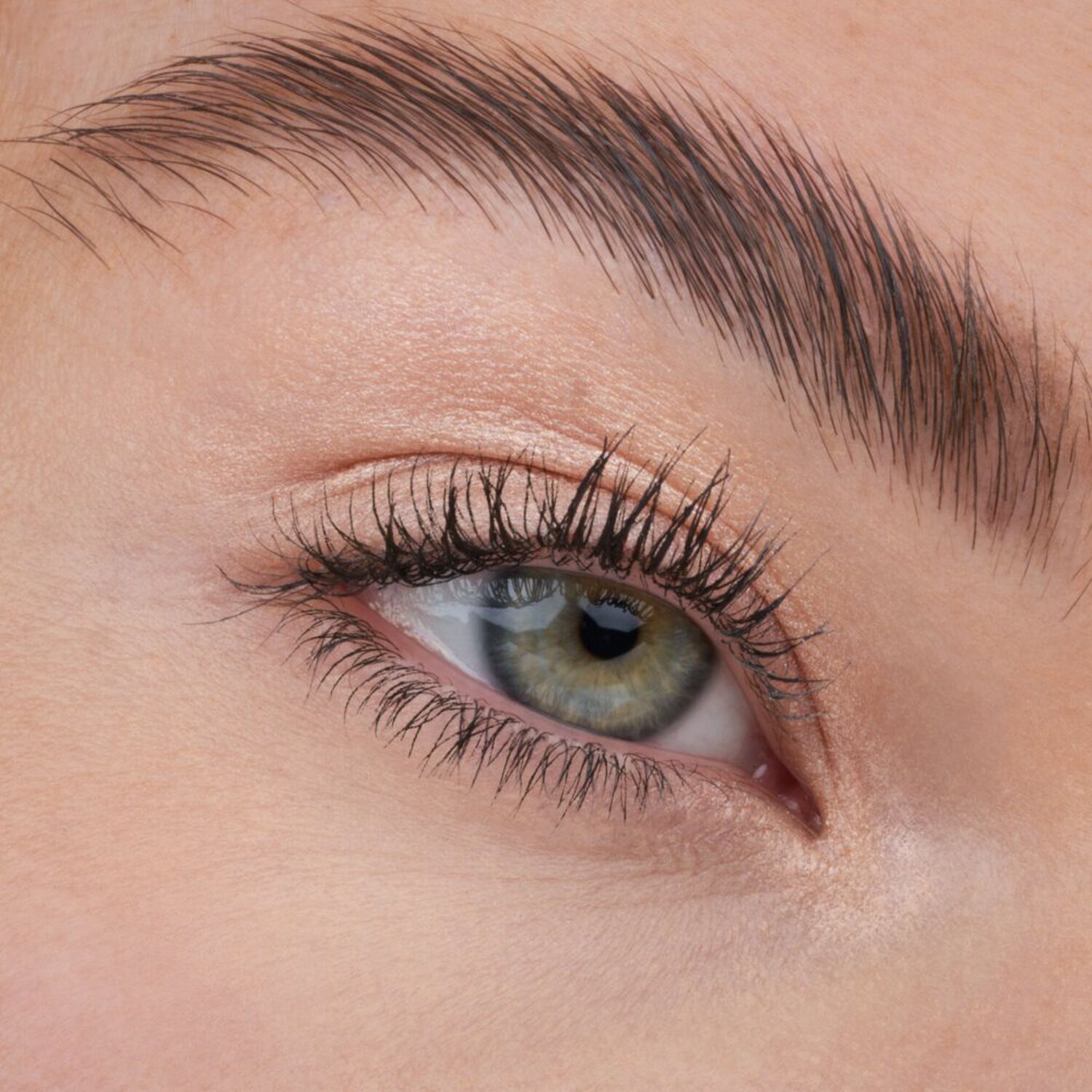 All Over Glow Tint - Illuminateur Liquide Yeux et Joues