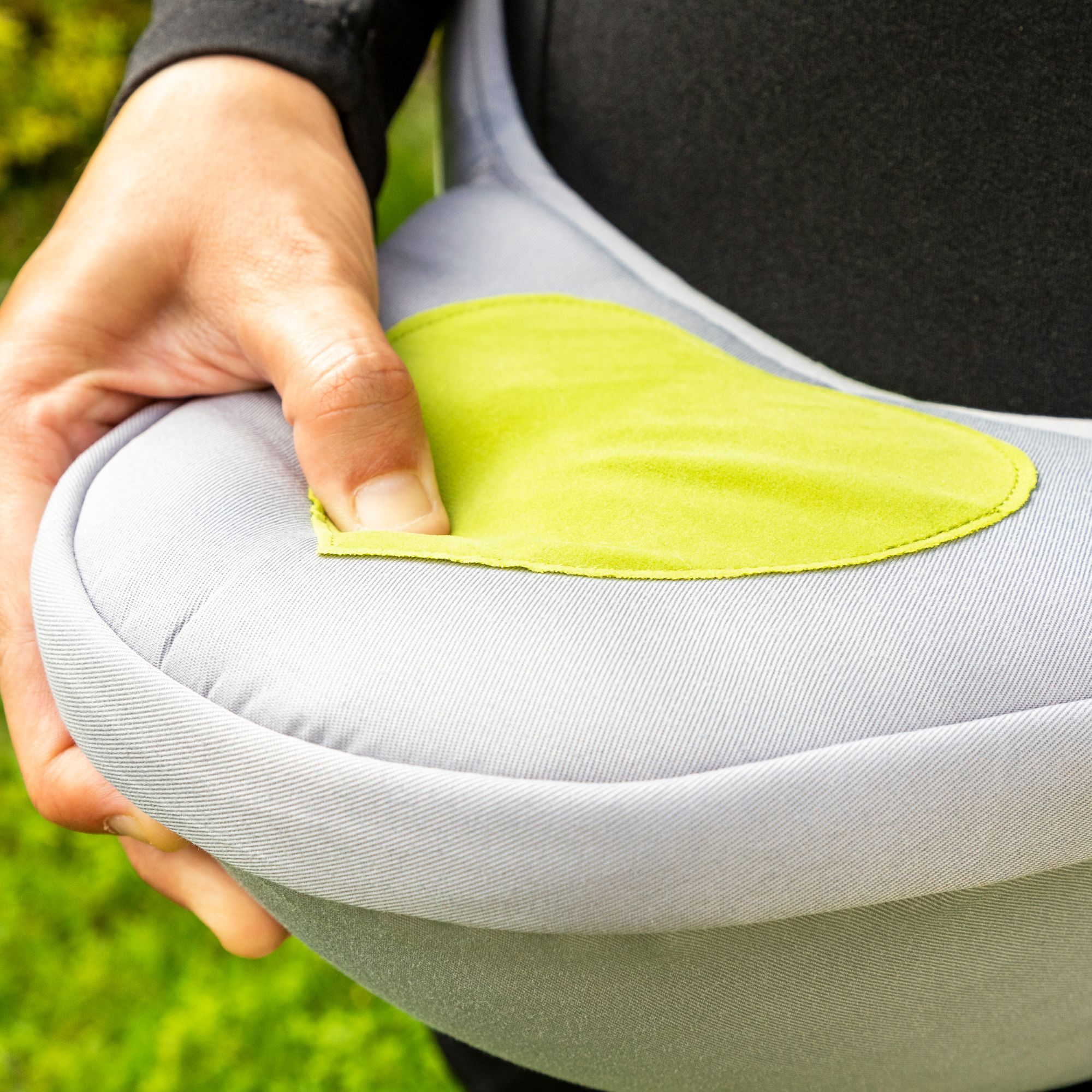 Cintura porta bebè Evolutive con tasche seccaby Innovagoods - grigio e verde - 122x20x16 cm