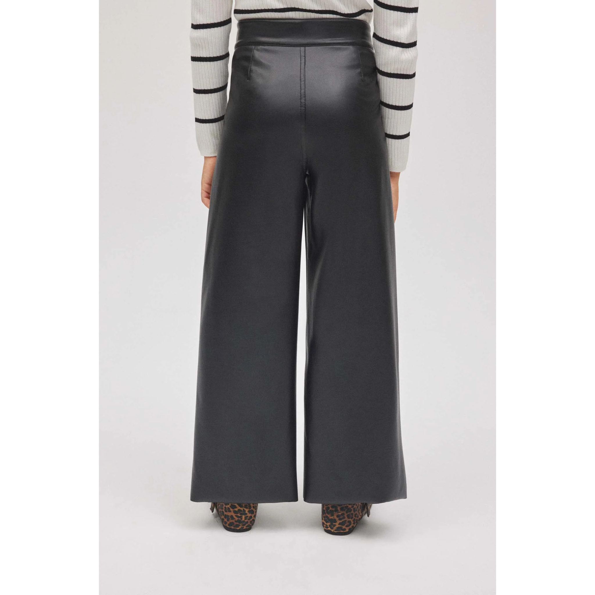 Pantaloni larghi da bambina effetto pelle nera