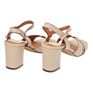 Sandali con cinturino regolabile e tacco largo