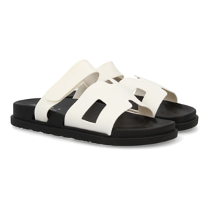 Chanclas de mujer, comodas y elegantes diseño moderno con adorno en la pala