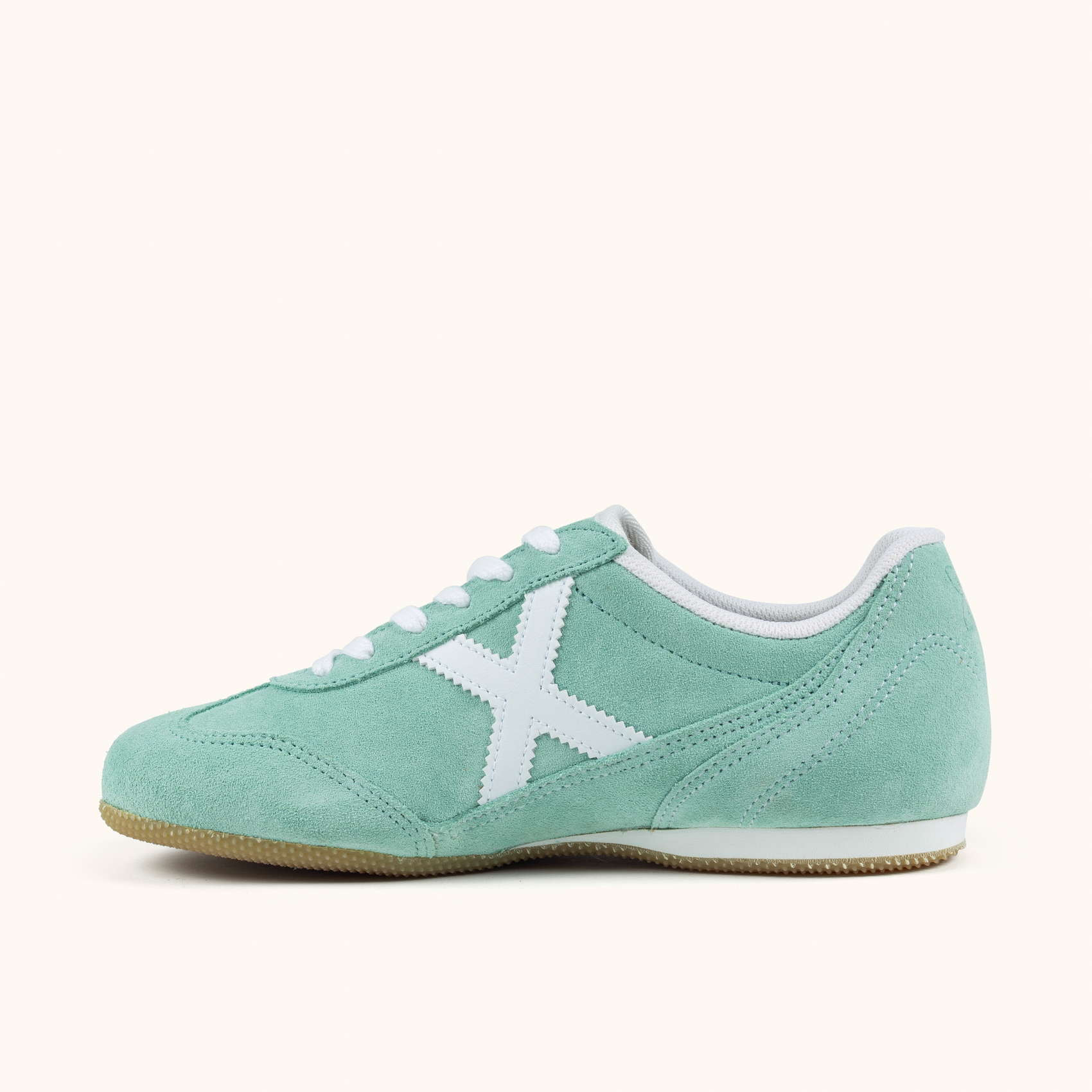 Zapatilla urbana de ante verde agua con diseño contemporáneo MUNICH DRIFT 09