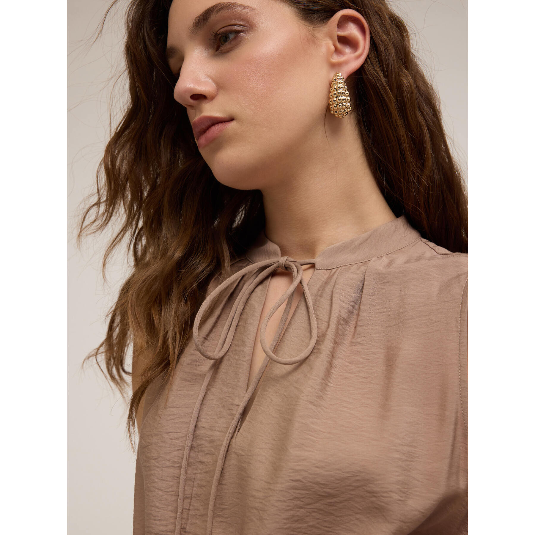 Motivi - Mini dress con tasche in raso - Marrone