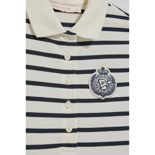 Vestito ecrù a righe e collo a polo con toppa nautica