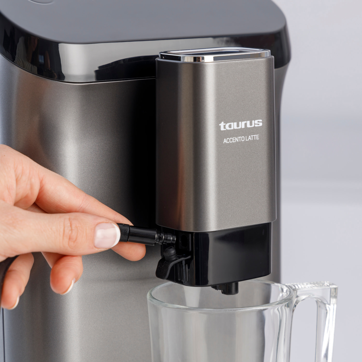 Cafetera Accento Latte superautomática | Espresso y Latte | 1350w - Taurus
