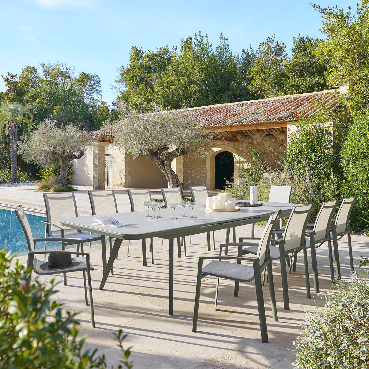 Table de jardin extensible "Pulpy" vert laurier & gris granite 12 places en aluminium verre et céramique