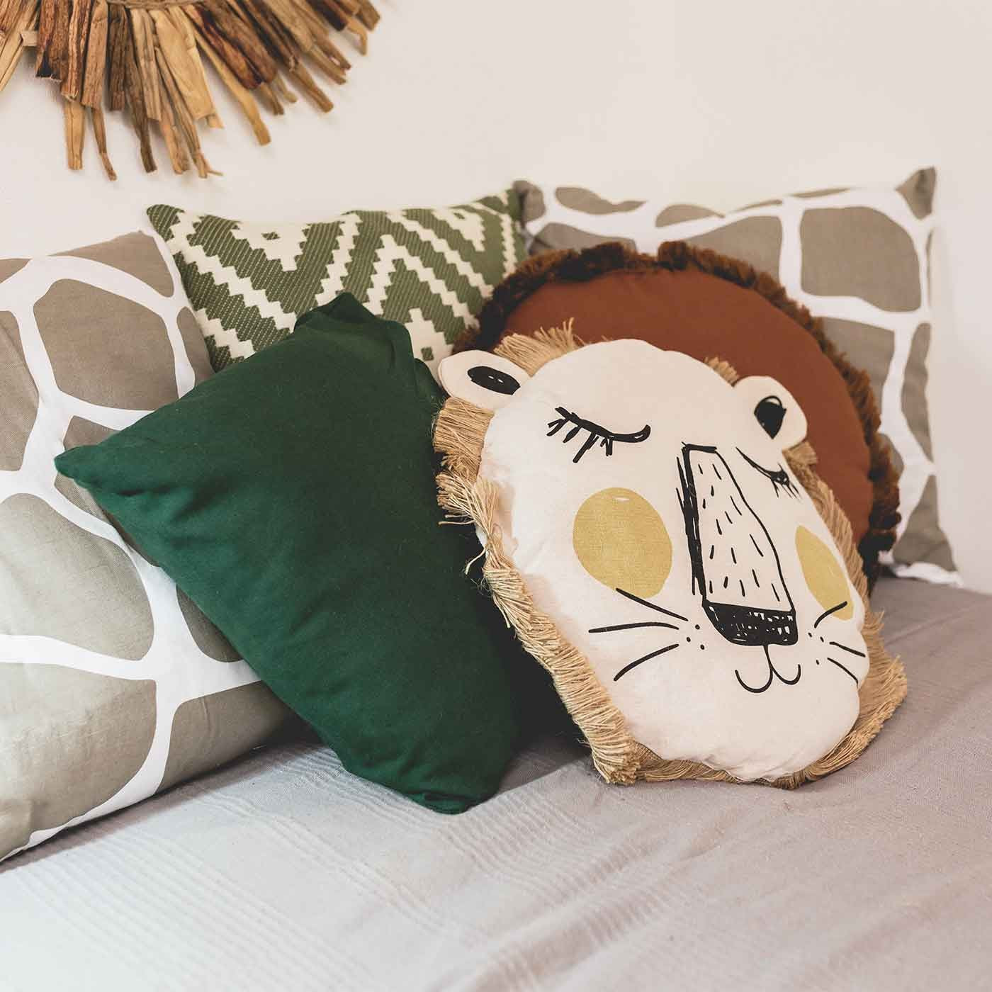 Coussin lion kafi coton 44cm