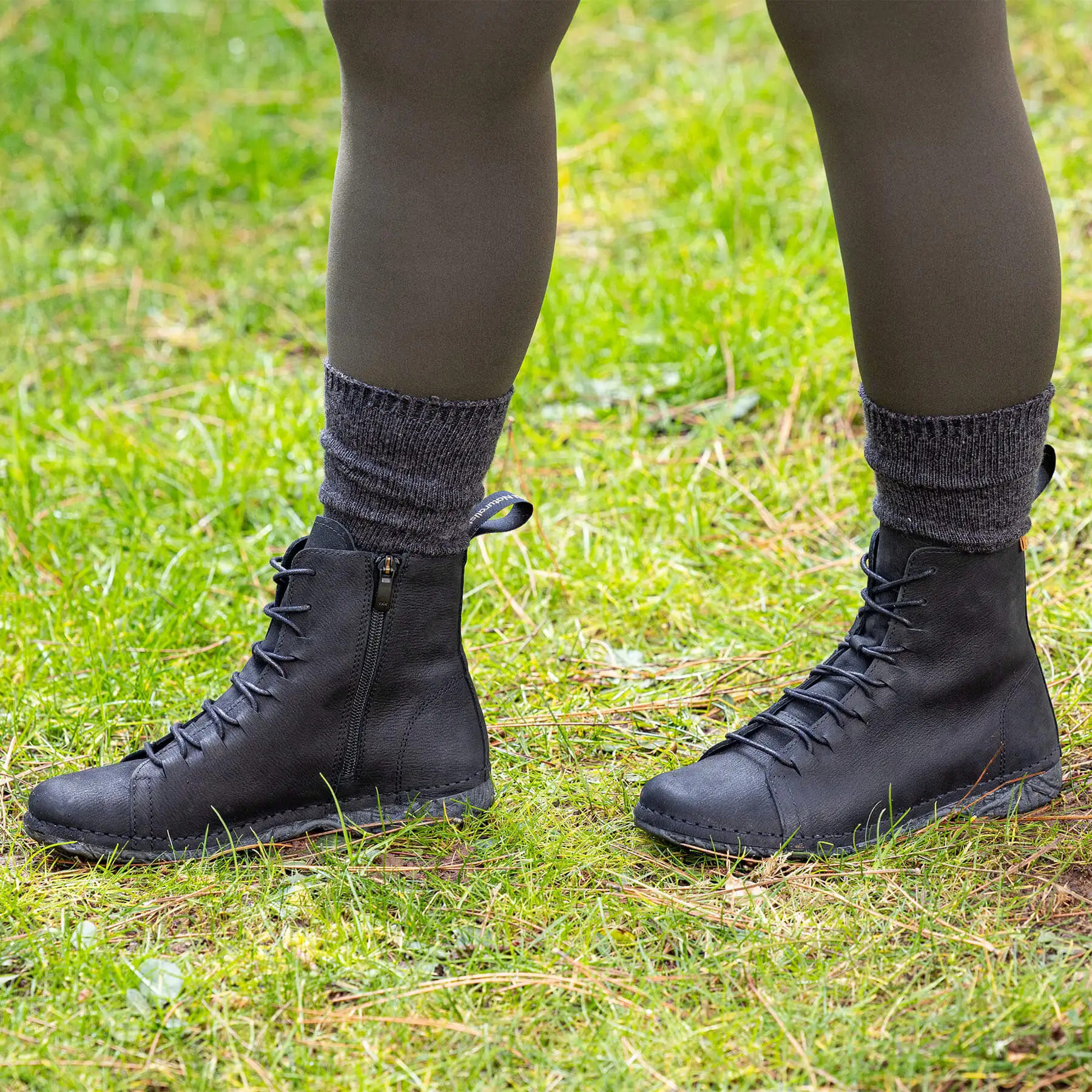 Botines N909 PLEASANT GREY/ ANGKOR color Grey