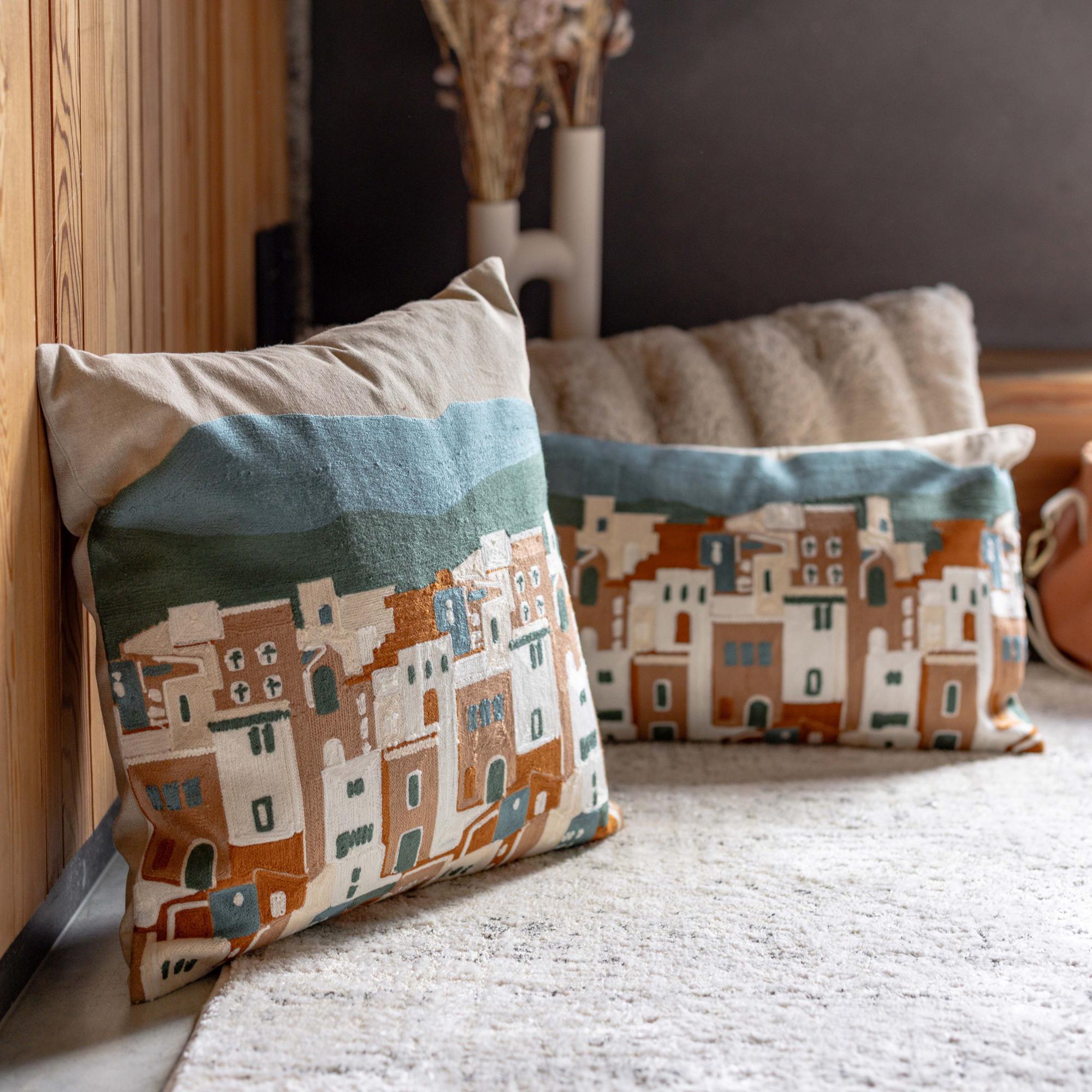Coussin brodé Elie