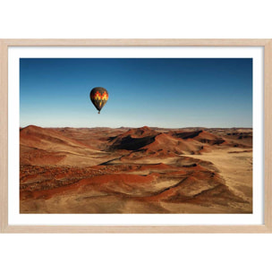 Affiche Vol au dessus du desert Affiche + cadre en bois - Chêne