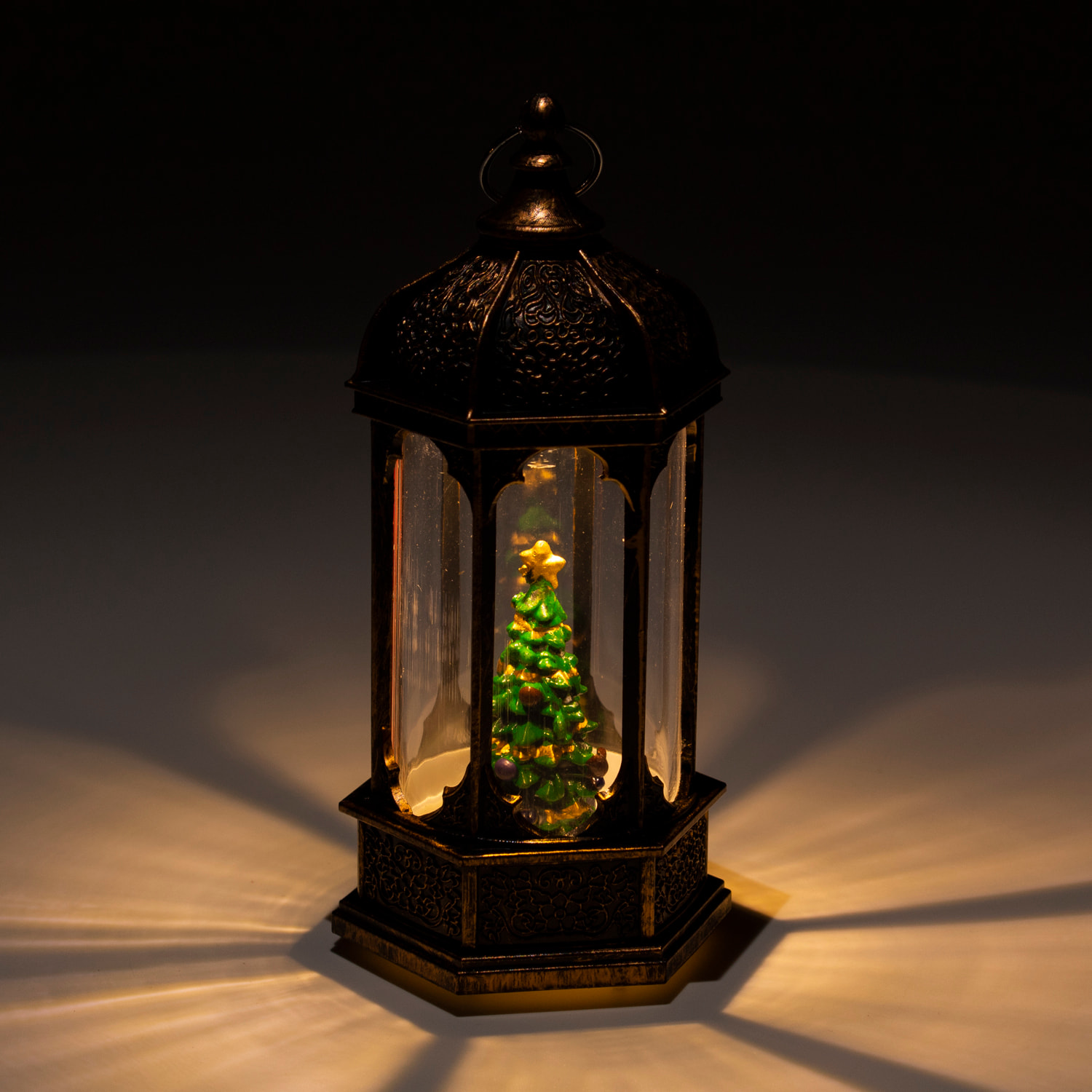 Candil navidad con luz y efecto nieve de 14cm. Diseño Árbol de Navidad.