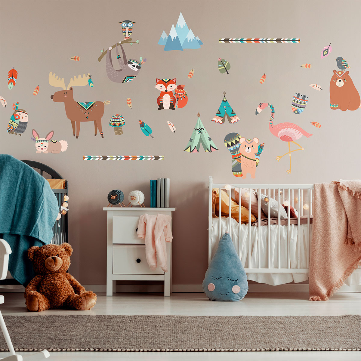 Stickers muraux enfants - Décoration chambre bébé - Autocollant Sticker mural géant enfant montagnes scandinaves ANIMAUX DES MONTAGNES ET PLUMES INDIENNES