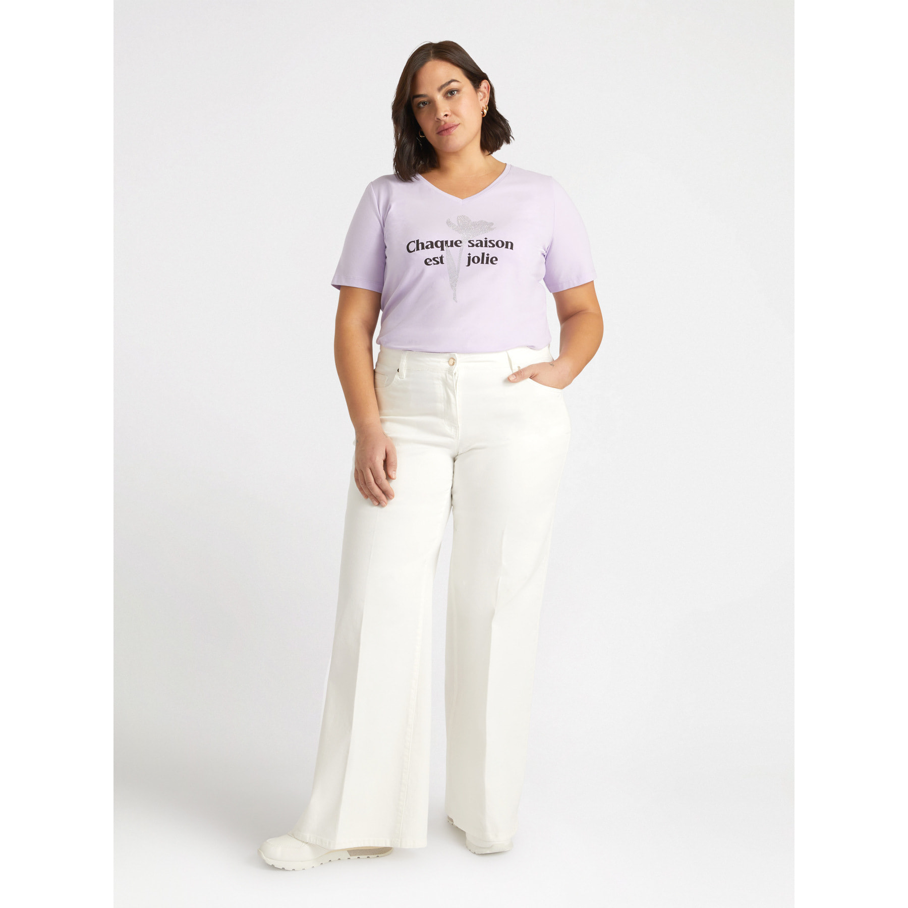 Fiorella Rubino - Camiseta con escritura y flor. - Violeta