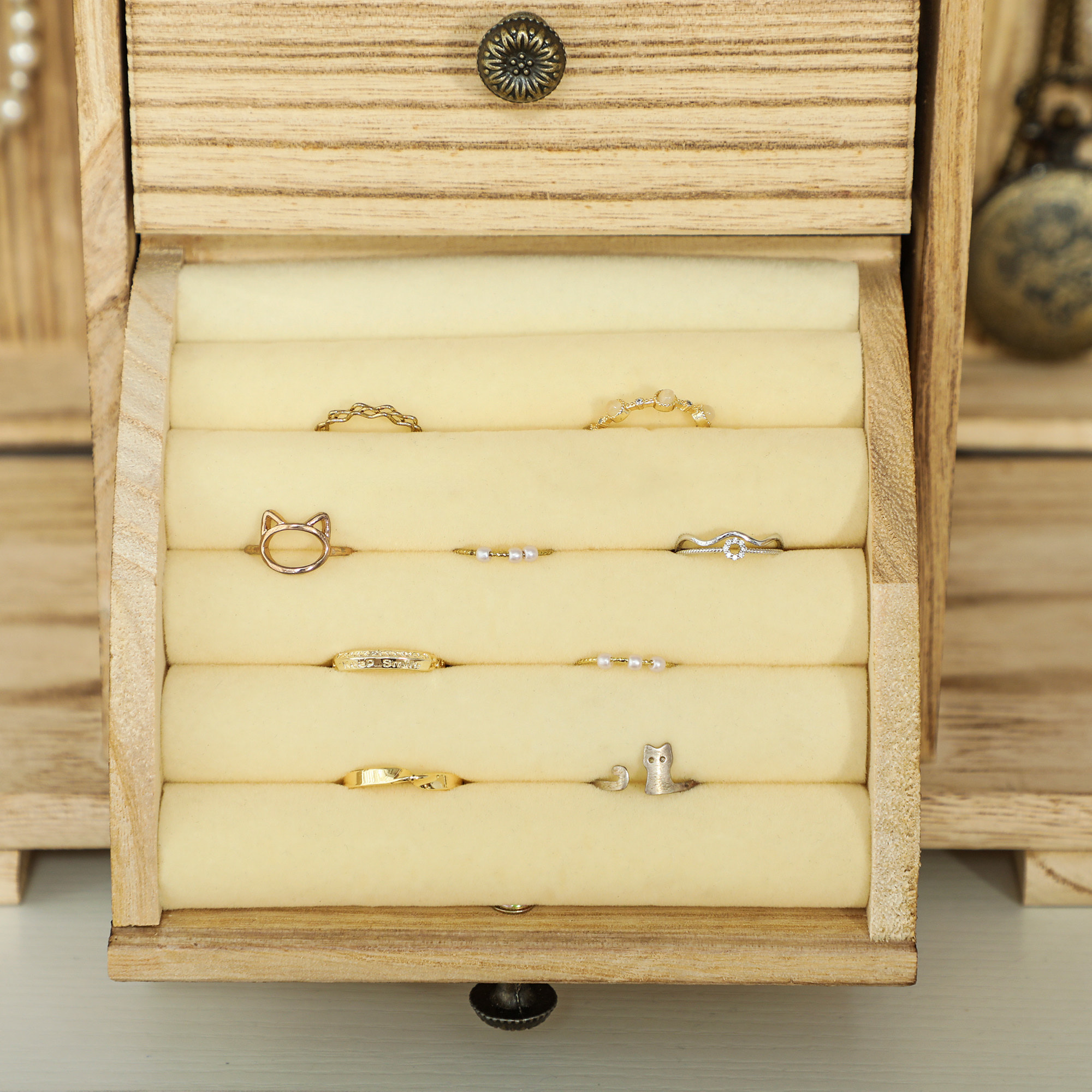 Armoire à bijoux bois style naturel poignées bouton effet bronze antique miroir