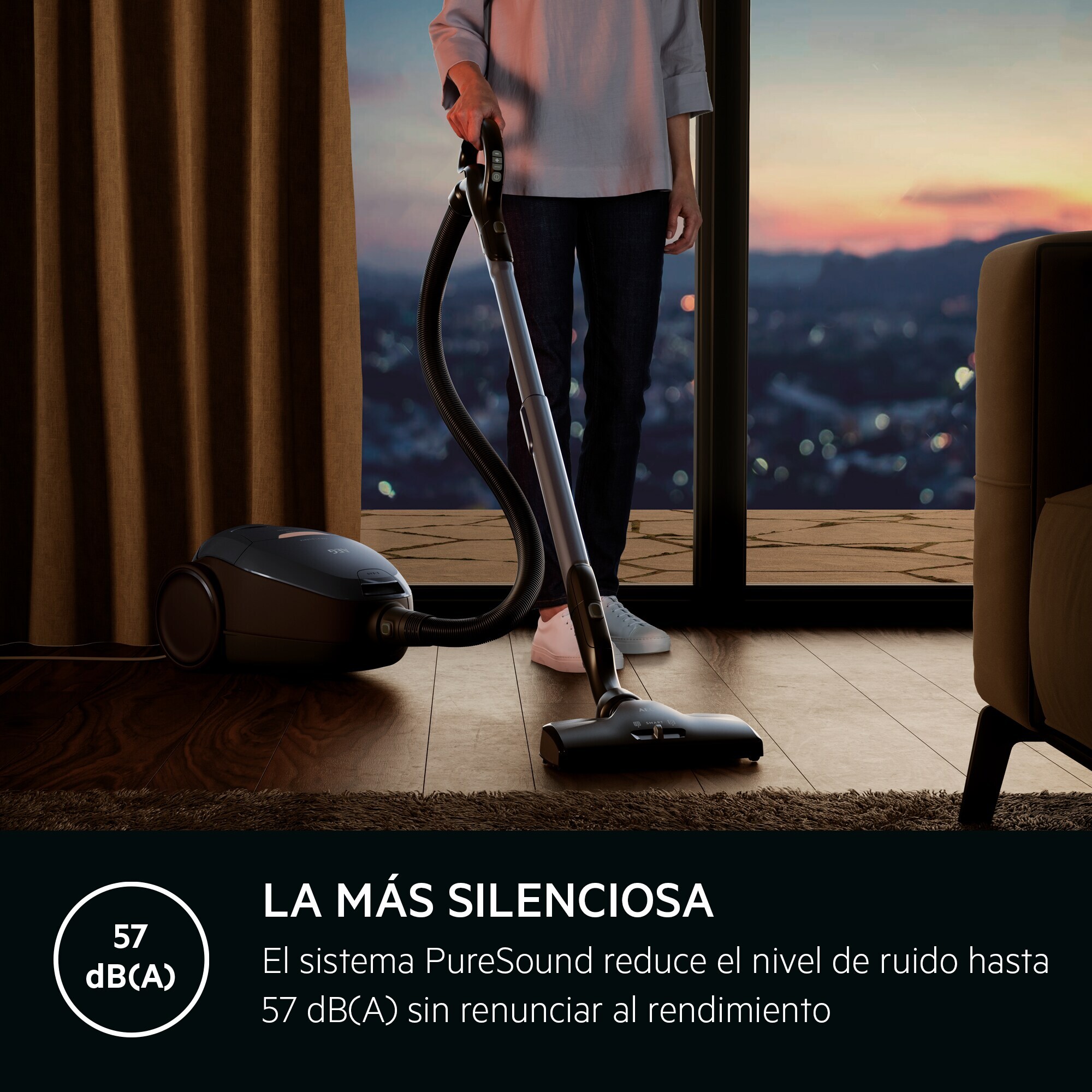 AEG Aspiradora con bolsa VX8 de 500 W y 57 dB(A) VX82-1-5DB | Reacondicionado