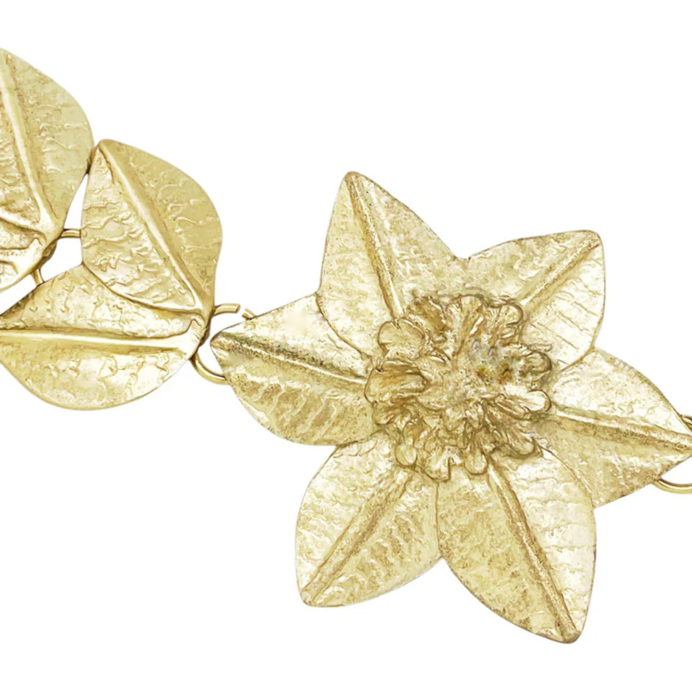 Cinturón Imperio con rosetón central en dorado