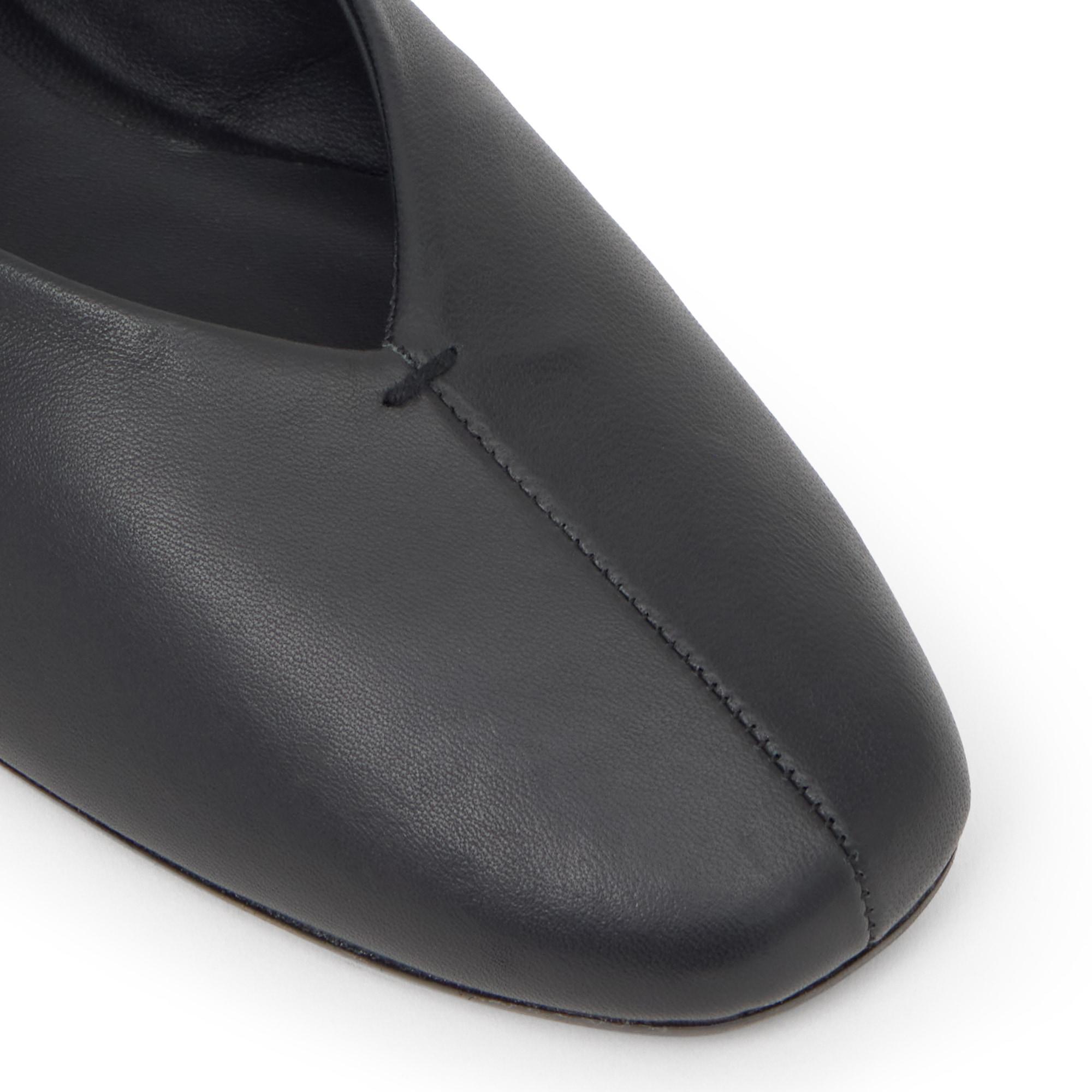 Bailarina plana Sybil en napa con cierre de cintas