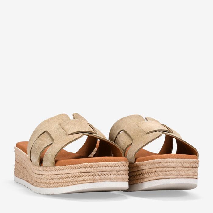 Sandalias destalonadas arena en piel