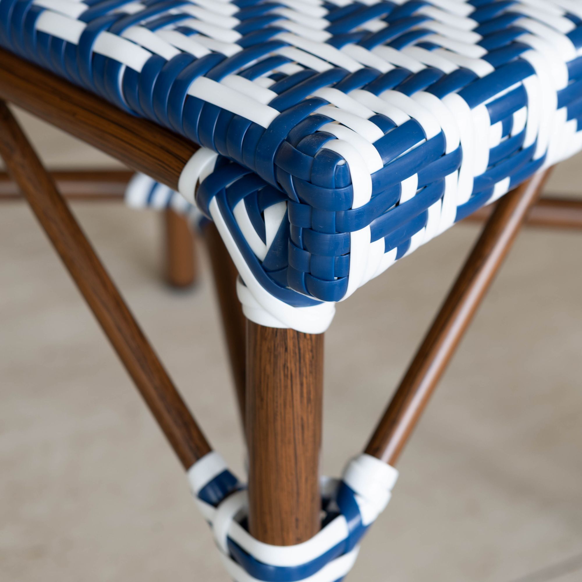 Lot de 2 chaises extérieures en textilène et effet rotin tressé bleu SCALA