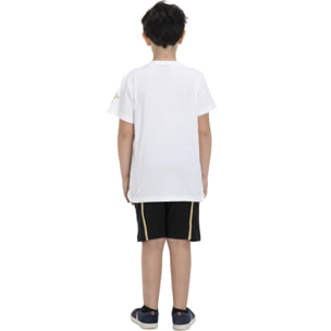 Traje infantil dorado.