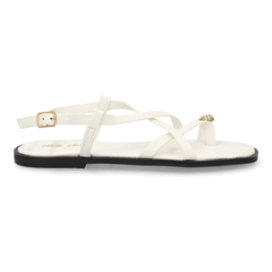 Sandalia plana mujer de tiras con adorno metálico