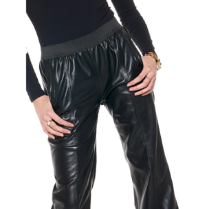 Pantalón ancho de mujer "Black Ring" símil piel