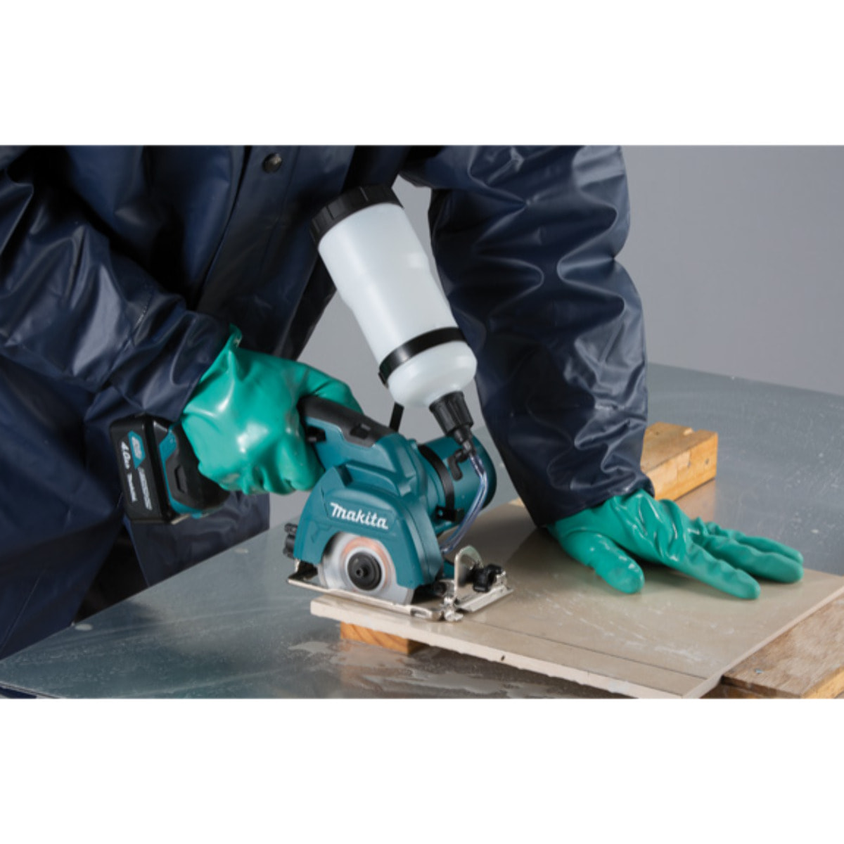 Sierra de diamante 12 V CXT Li-Ion 2 Ah Ø 85 mm MAKITA - 2 baterías, cargador - CC301DSAE