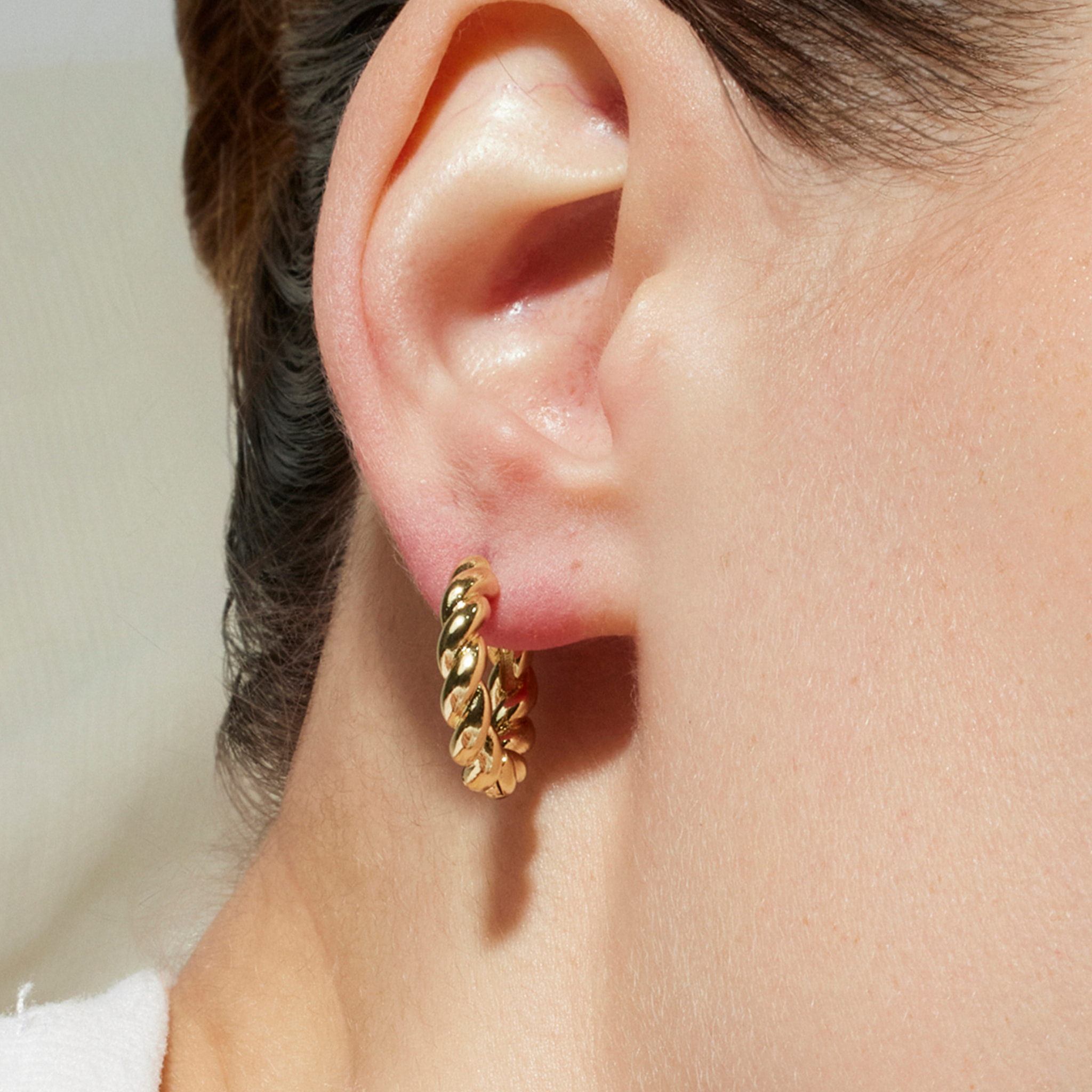 Pendientes de 20mm de diámetro acabado oro 18K