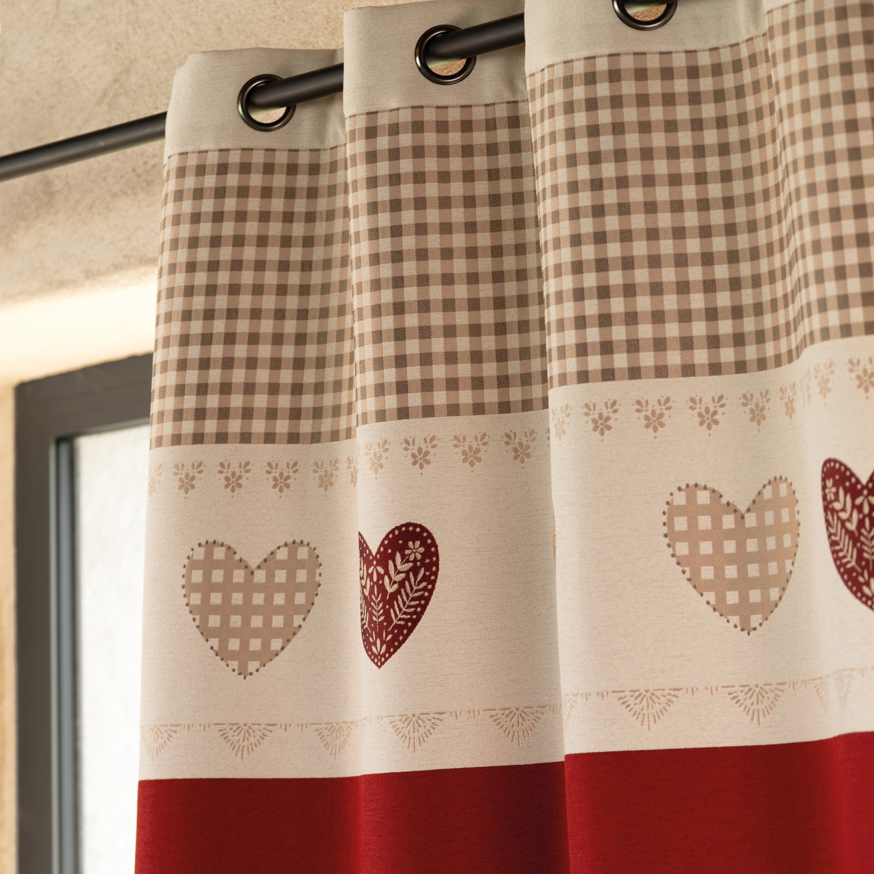 Rideau jacquard à œillets avec haut vichy et motifs cœurs - Rouge